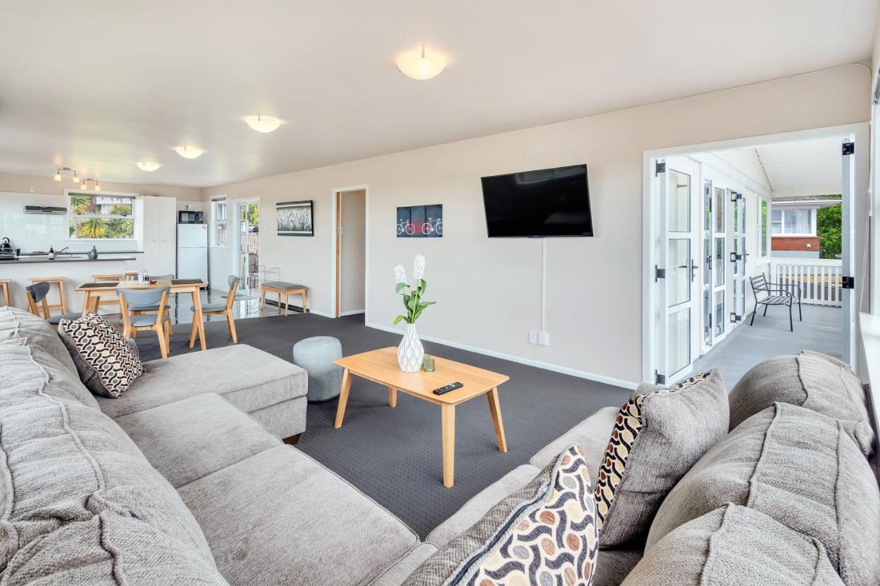 Fabulous Three Bedroom Home In Pakuranga Auckland Exteriör bild
