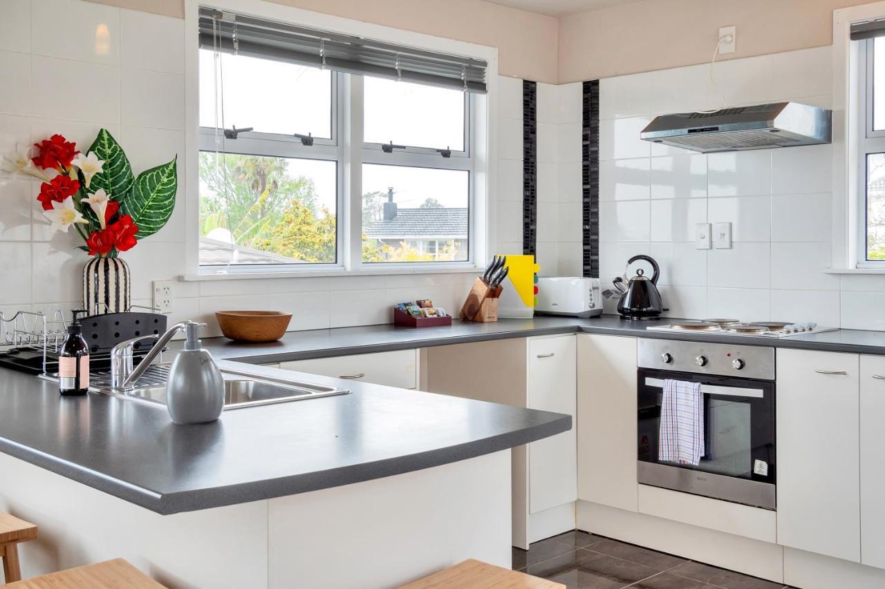 Fabulous Three Bedroom Home In Pakuranga Auckland Exteriör bild