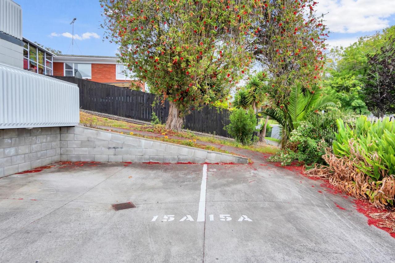 Fabulous Three Bedroom Home In Pakuranga Auckland Exteriör bild
