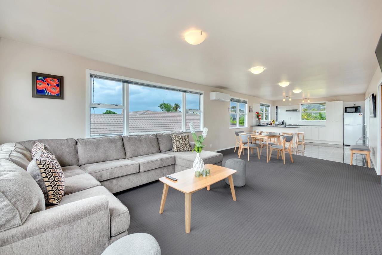 Fabulous Three Bedroom Home In Pakuranga Auckland Exteriör bild