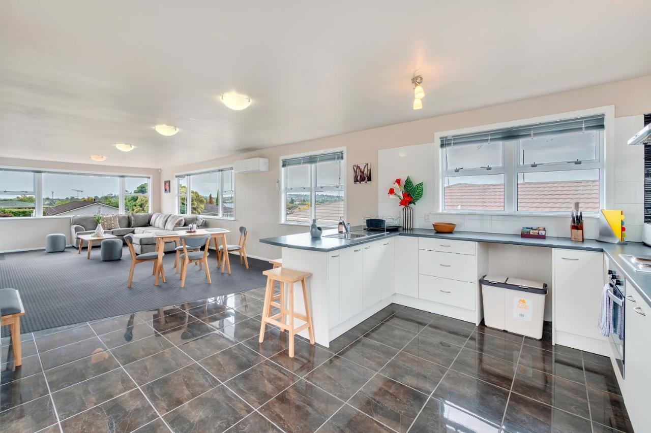 Fabulous Three Bedroom Home In Pakuranga Auckland Exteriör bild